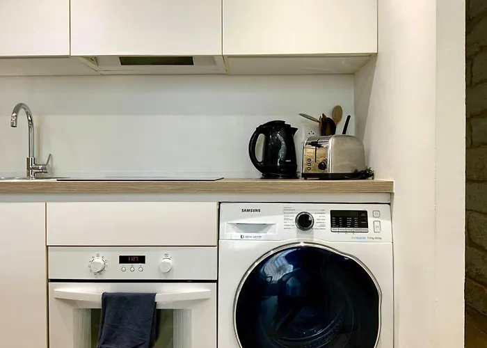 Urban Escape - Modern And Spacious!